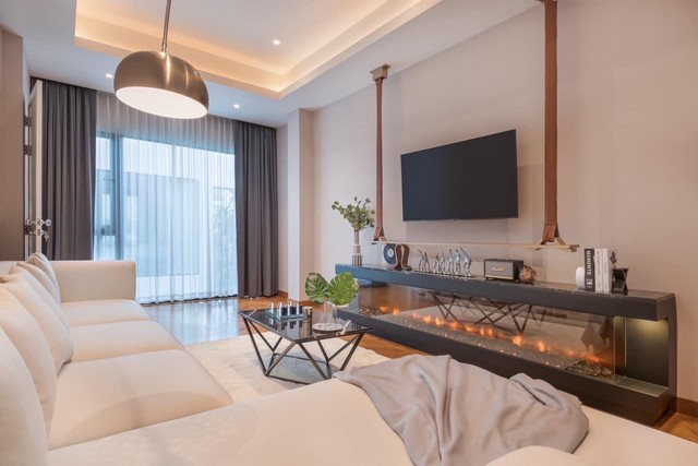 LV51749 ให้เช่า บ้านเดี่ยว URBAN PENTHOUSE AKMAI ดาดฟ้าสวยมาก แต่งสวยจัดเต็มพร้อมอยู่