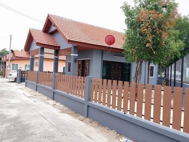 บ้านเดี่ยว ที่ดิน.50 ตารางวา รีโนเวทเรียบร้อยพร้อมอยู่  ทำเลดี สุขุมวิท ตำบลเนินพระ อำเภอเมือง ระยอง