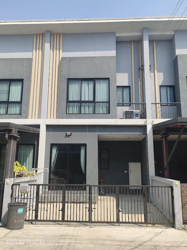 ให้เช่าทาวน์โฮมส์  เดอะธาม  อ่อนนุช มอเตอร์เวย์ ลาดกระบัง ใกล้ โรบินสัน