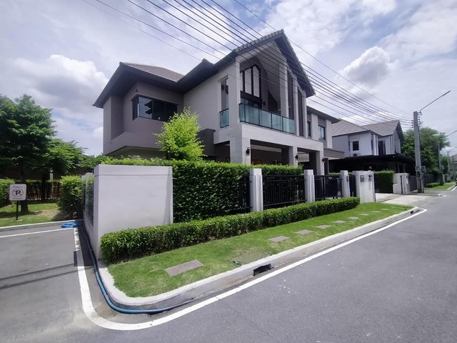 ขายบ้านเดี่ยว 2 ชั้นหลังใหญ่ หมู่บ้าน บางกอก บูเลอวาร์ด ซิกเนเจอร์ ราชพฤกษ์  115 ตรว  392 ตรม ขนาด 4 ห้องนอน, 4 ห้องน้ำ จอดรถ 4-5 คัน