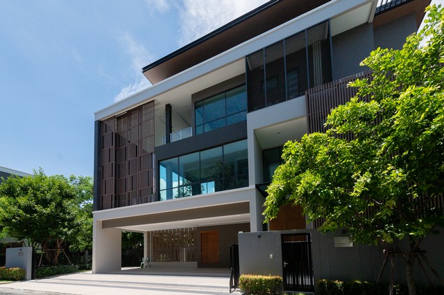 The Gentry Vibhavadi บ้านพูลวิลล่าหรู 3 ชั้น วิภาวดี 62