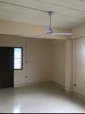 อพาร์ทแมนท์ – 21 นอน 21 BATHROOM 7800000 THAI BAHT ใกล้กับ – โครต-ถูก