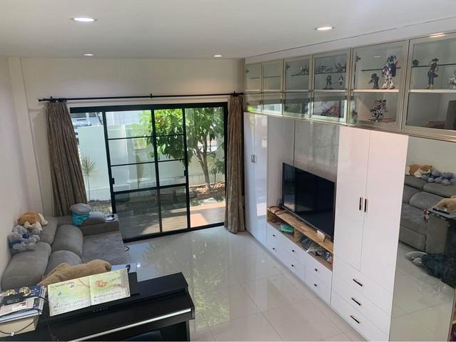 ให้เช่าบ้านเดี่ยว 2 ชั้น 64 ตรว. 3 ห้องนอน หมู่บ้านวิลล่าอะคาเดีย ศรีนครินทร์ ซอยศรีด่าน 22