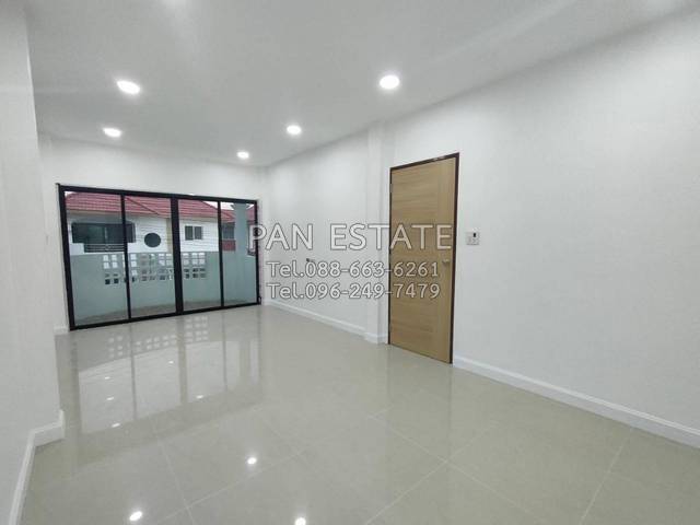PN669HS0204 ขายบ้านแฝด สไตล์ บ้านเดี่ยว ซ.เพชรเกษม 110 บ้านรีโนเวทใหม่ พื้นที่ 35.9 ตรว สวย พร้อมอยู่