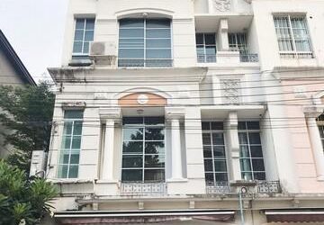 ให้เช่าทาวโฮม 4 ชั้น โครงการบ้านกลางเมืองพระรามเก้า-ลาดพร้าว ย่านเลียบด่วนเอกมัย-รามอินทรา
