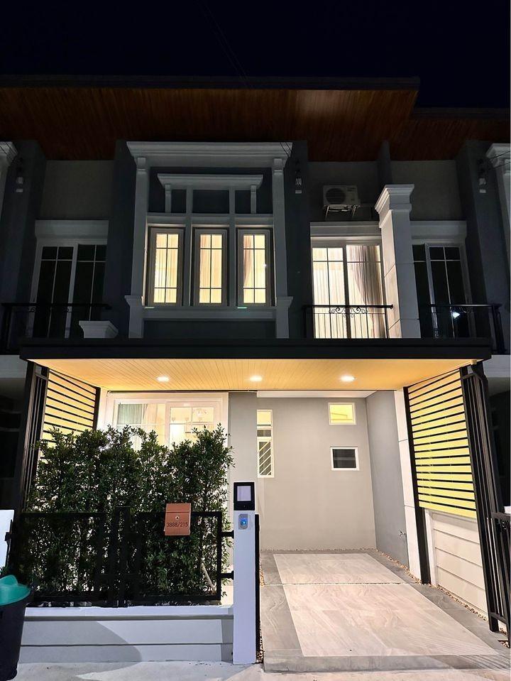 ให้เช่าทาวน์เฮาส์​ 2 ชั้น โครงการ Golden neo ถนนสุขุมวิท 113 ซอยลาซาล 30