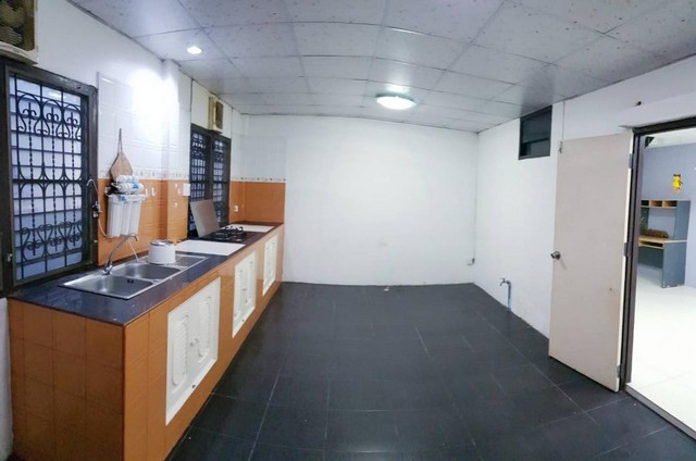 ให้เช่าบ้านแฝด 2 ชั้น 3 ห้องนอน หมู่บ้านโกลเด้นเพลช วัชรพล เฟอร์นิเจอร์ครบ