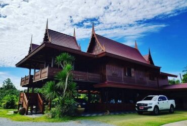 ด่วน มากขายบ้านทรงไทยไม้สักทองเเท้  สุพรรณบุรี ราคาขายเพียง 22 ล้านบาท เท่านั้น