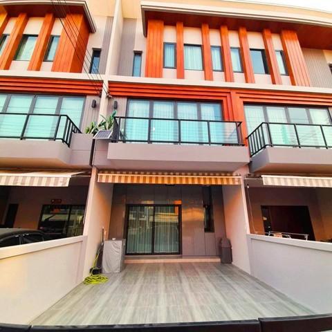 ให้เช่าทาวน์โฮม 3 ชั้น 4 ห้องนอน โครงการไอเจ้นท์ พัฒนาการ ซอยพัฒนาการ 99 ซอยอ่อนนุช 70 ทับ 1