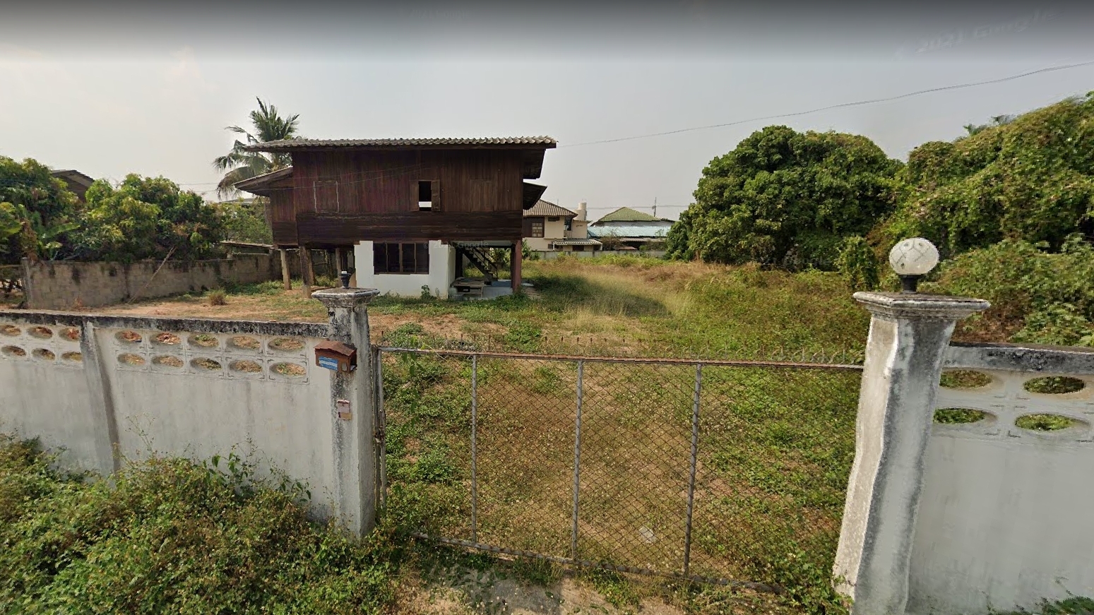 ขายที่ดินพร้อมสิ่งปลูกสร้าง 100 ตร.ว. ทำเลดีอยู่ชานเมือง อยู่ใกล้ถนนสายหลักแจ้ห่ม-ลำปาง  ZN180