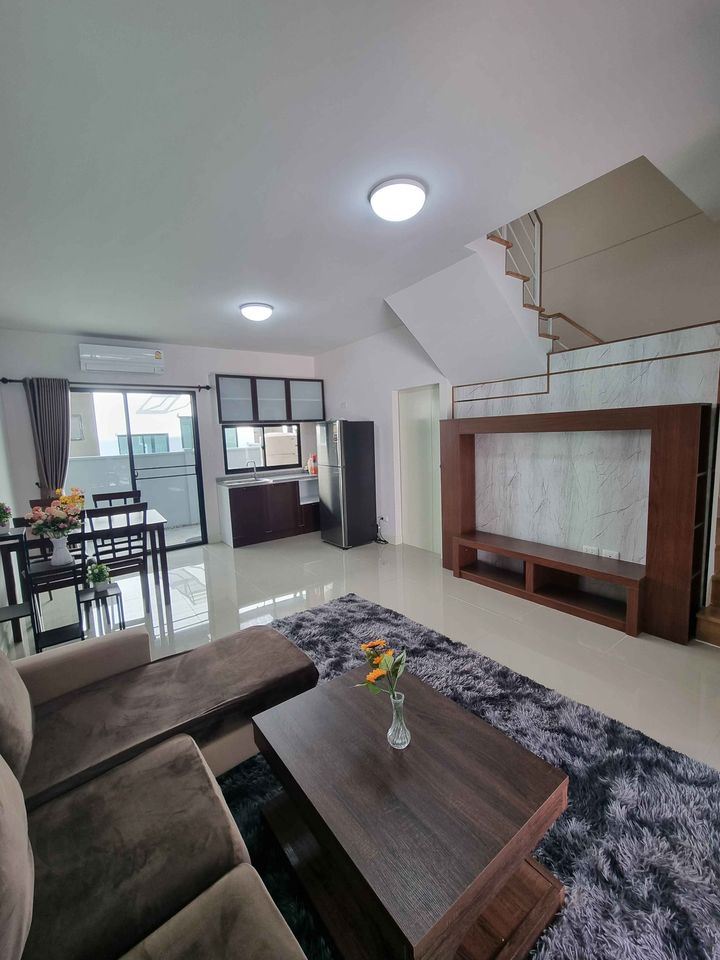 CH727-BH-RE ให้เช่าทาวน์โฮม บ้านกลางเมือง รามอินทรา 3 ชั้น 3 นอน 2 จอด