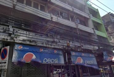 ให้เช่าอาคารพาณิชย์ 4 ชั้นครึ่ง ติดริมถนนเอกมัย ใกล้ห้างดองกิ มอลล์ เหมาะค้าขาย