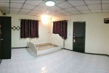 S2269 ให้เช่าบ้านแฝด 2 ชั้น หมู่บ้านโกลเด้นเพลช วัชรพล ใกล้โรงเรียนสารสาสน์วิเทศสายไหม