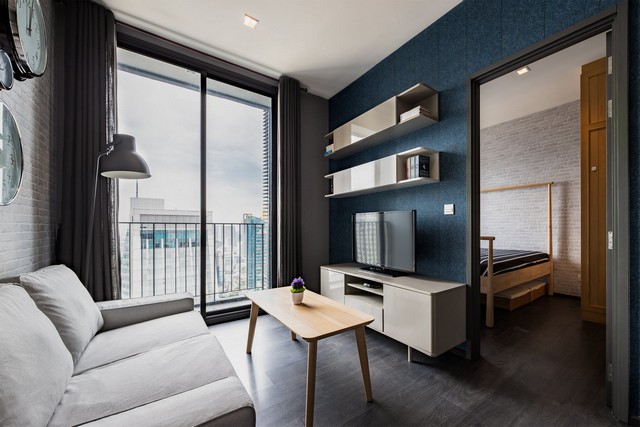 Edge Sukhumvit 23 peaceful beautiful view 32nd floor BTS Asoke