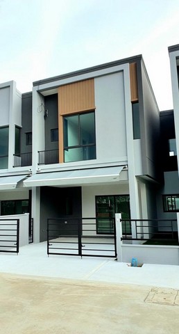 ให้เช่าทาวน์โฮม 2 ชั้น พลีโน่ สุขุมวิท-บางนา 2 บ้านใหม่ หน้าสวน ใกล้เมกะบางนา