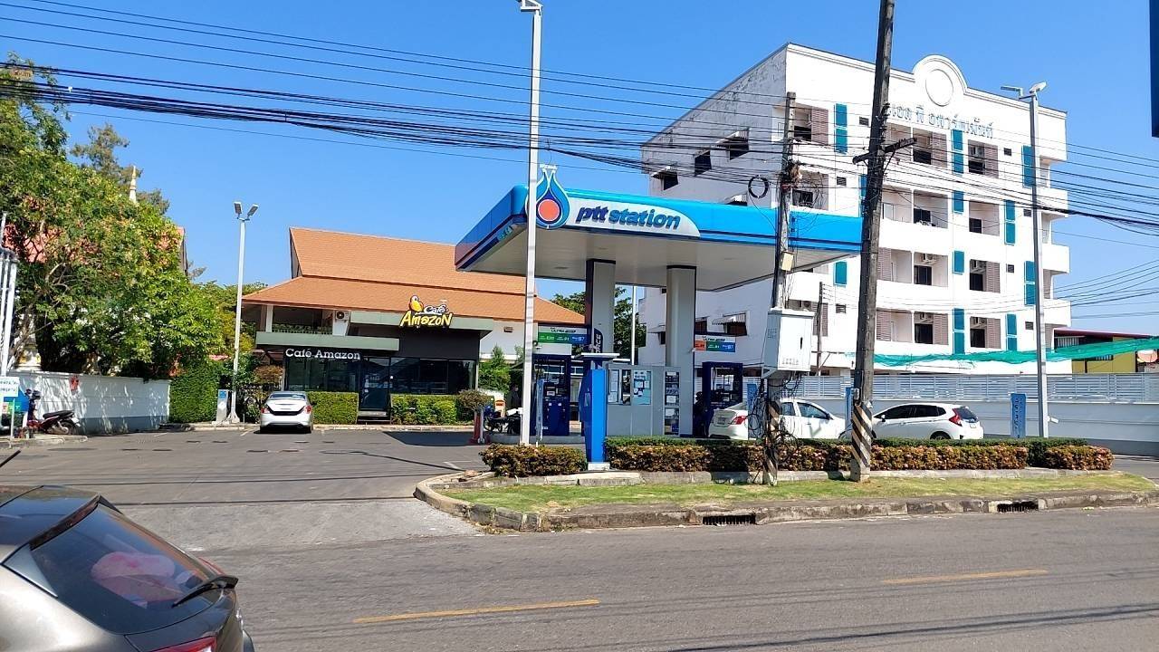 ขายที่ดินสวย 97 ตรว. ตรงข้ามปั๊ม Ptt ติดถนนเจริญเมือง  จ.สกลนคร   ZE374