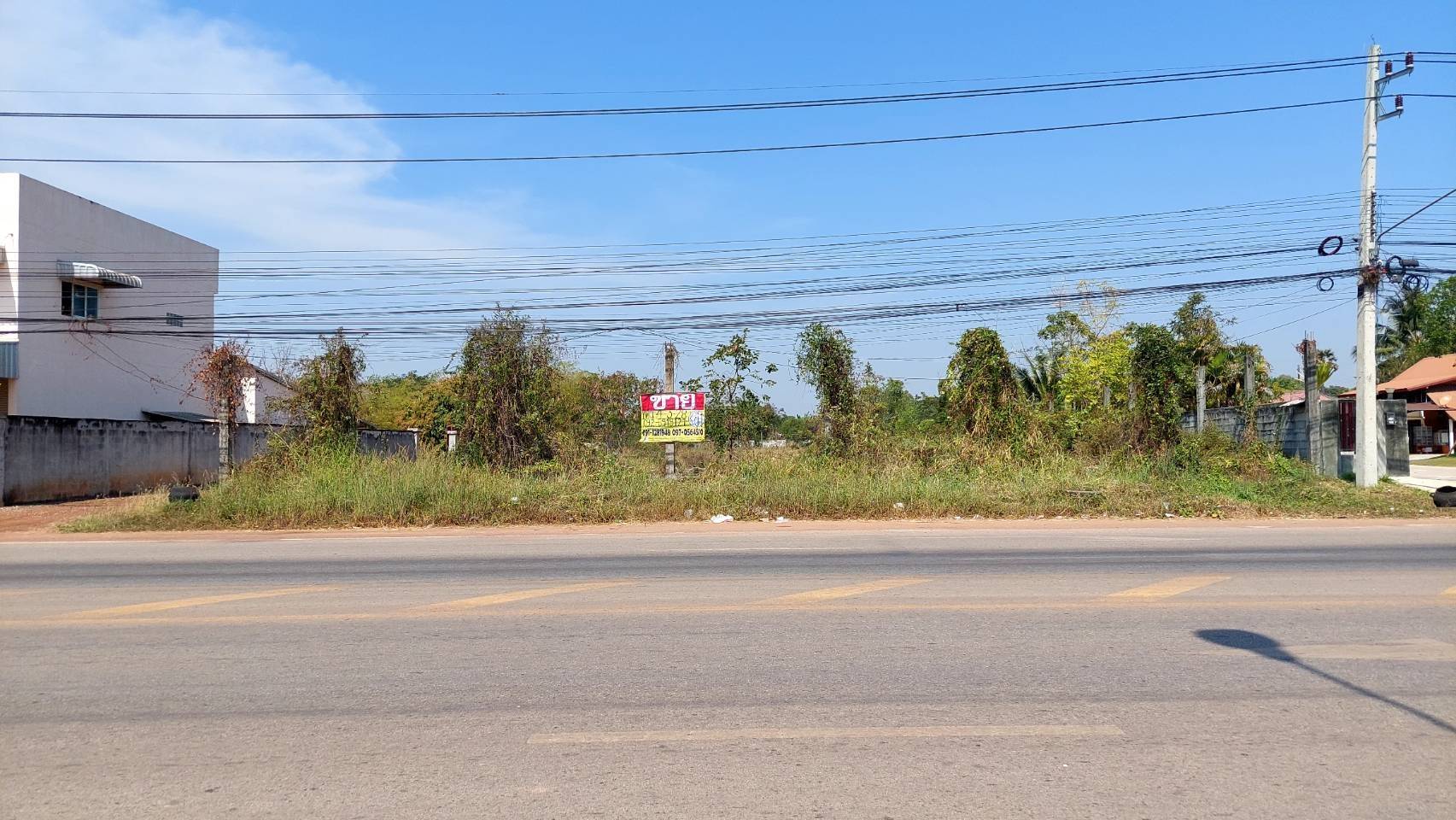 ขายที่ดินสวย 4-3-28 ไร่ ติดถนนสามพร้าว  จ.อุดรธานี   ZE378