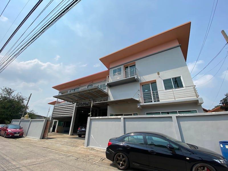 ขายโรงงานพร้อมที่ดินและออฟฟิต เนื้อที่ 200 ตารางวา ซอยวอป 11 กระทุ่มแบน สมุทรสาคร