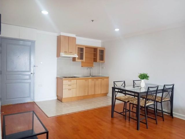 Waterford Sukhumvit 30 clean beautiful view 31st floor BTS Phrom Phong