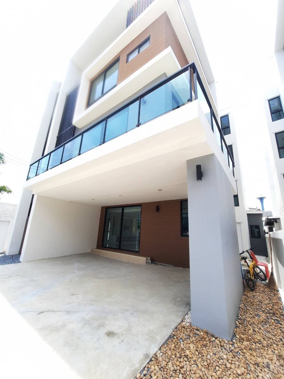 ขายบ้านเดี่ยว 4 ชั้น เดอะเบสท์ วิลล่า บางนา-สุวรรณภูมิ  อ.บางพลี จ.สมุทรปราการ  (เจ้าของขายเอง)