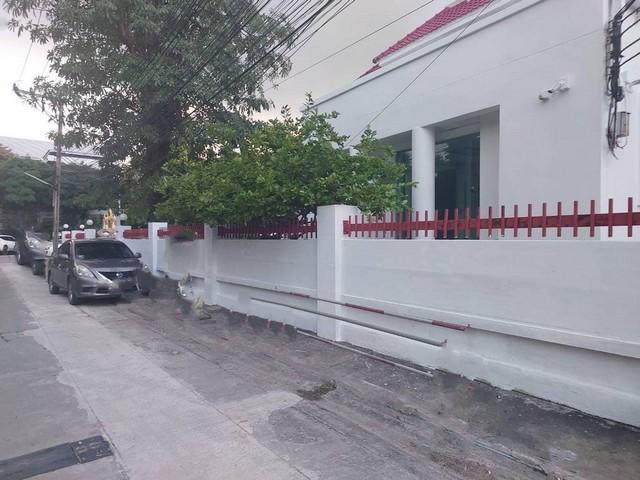 ขายสำนักงาน ตกแต่งพร้อมดำเนินธุระกิจ ทำเลดี ย่านทาวน์อินทาวน์