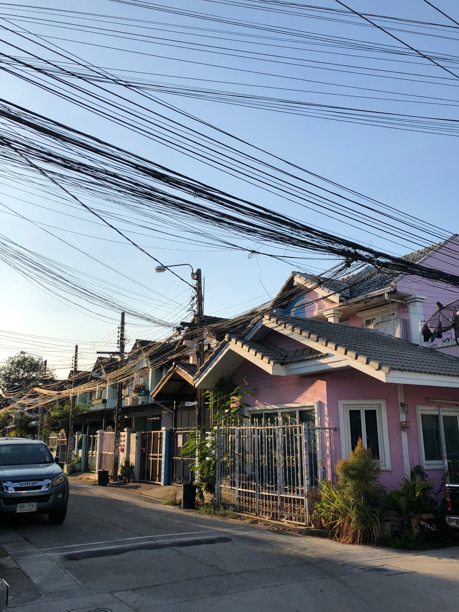ขายทาวน์เฮาวส์เนื้อที่ 16 วา หมู่บ้านสินธร ซอย 25     ZY108