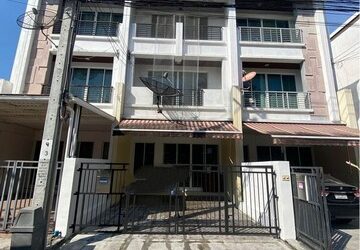 ขายหรือให้เช่าทาวน์โฮมบ้านกลางเมืองลาดพร้าว 101  ย่านนวมินทร์ ใกล้เดอะมอลลบางกะปิ