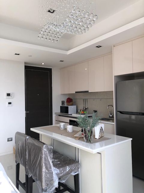 The Bangkok Sathorn spacious private 11th floor BTS Surasak