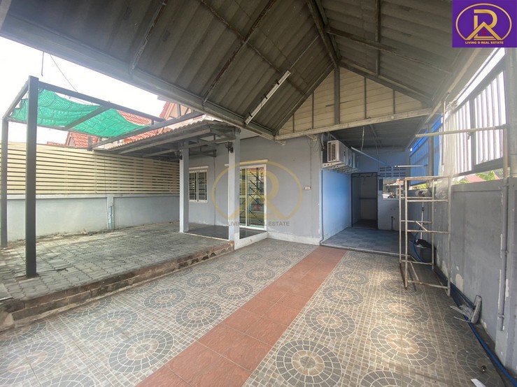 ขายถูก ขายทาวน์เฮ้าส์ ชั้นเดียว หลังริม หมู่บ้านสหพัฒน์วิลเลจ เครือสหพัฒน์ ฟรีโอน พร้อมเฟอร์ ต.หนองขาม อ.ศรีราชา จ.ชลบุรี