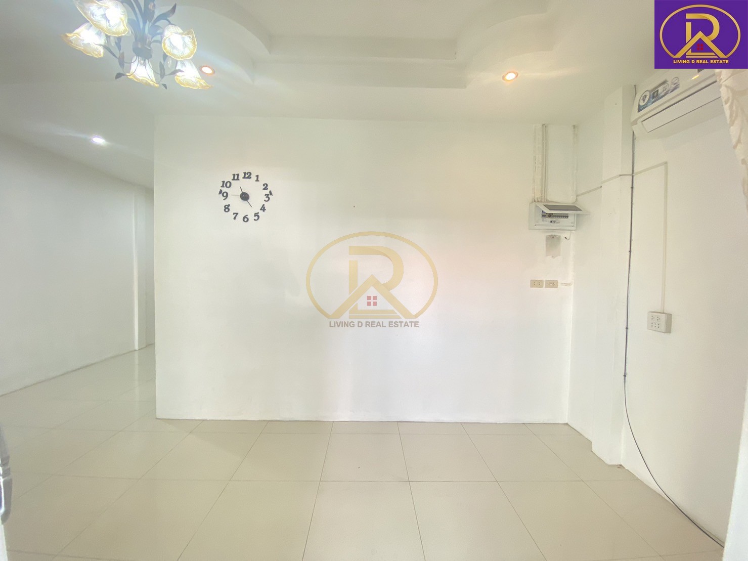 ขายถูก ขายทาวน์เฮ้าส์ ชั้นเดียว หลังริม หมู่บ้านสหพัฒน์วิลเลจ เครือสหพัฒน์ ฟรีโอน พร้อมเฟอร์ ต.หนองขาม อ.ศรีราชา จ.ชลบุรี