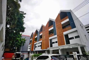 ขายทาวน์โฮม 3 ชั้น โครงการ The loft by I-zen นาคนิวาศ 48 ย่านลาดพร้าว โชคชัย4 บ้านพร้อมอยู่