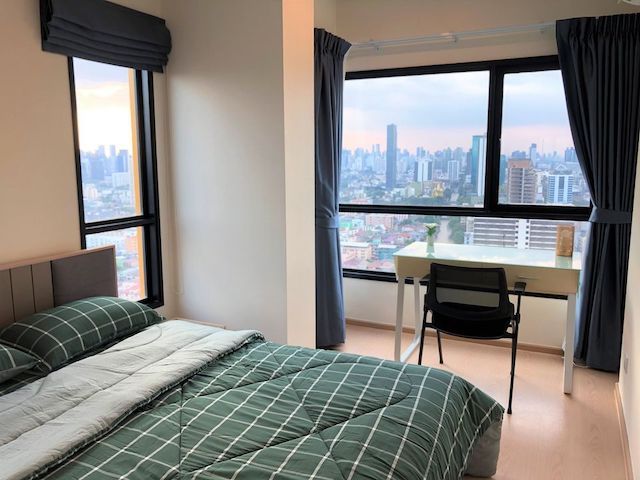 The Tree Sukhumvit 71 spacious beautiful view 31st floor BTS Phra Khanong