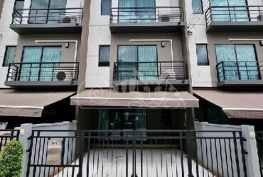 ให้เช่าทาวน์โฮม บ้านกลางเมือง รามอินทรา 3ชั้น 3ห้องนอน 3ห้องน้ำ 2ที่จอดรถ