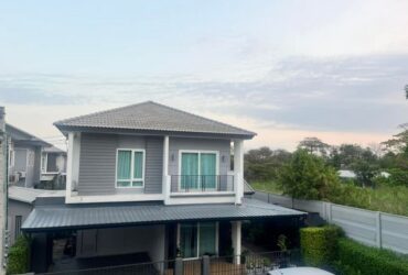 ให้เช่าบ้านเดี่ยวใกล้ เซ็นทรัลเวสเกต เนื้อที่ 52 ตรว 3 ห้องนอน 3 ห้องน้ำ 2 ชั้น เดอะซิตี้บางใหญ่