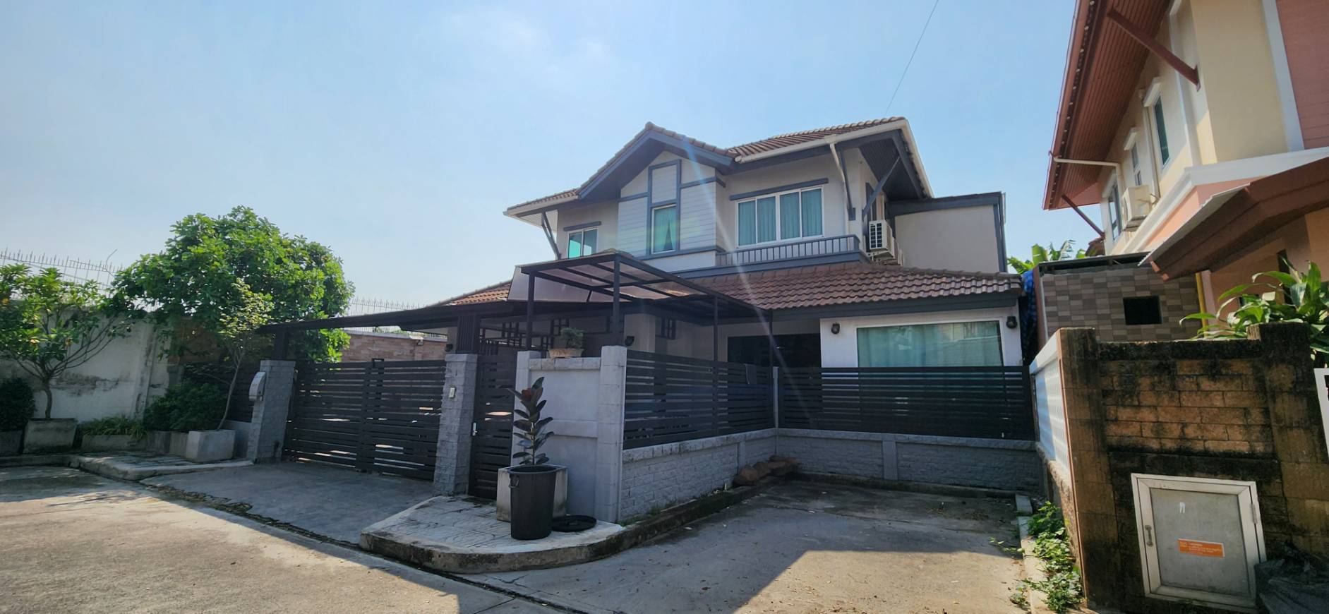 ขายบ้านพร้อมที่ดิน หมู่บ้านปริญญดา เกษตร-นวมินทร์ (แจ่มจันทร์) ทำเลดี อ.บึงกุ่ม จ.กรุงเทพ