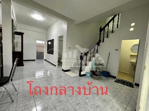 ให้เช่าทาวน์เฮ้าส์ 2 ชั้นหลังใหญ่ ใกล้รถไฟฟ้า BTS ปุณณวิถี ขนาด 37 ตารางวา 3ห้องนอน 3ห้องน้ำ