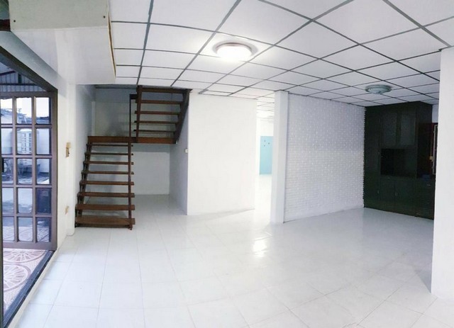 HR 5674 ให้เช่าบ้านเดี่ยว 2 ชั้น หลังมุม หมู่บ้านเสนานิเวศน์1 ซอยประเสริญมนูกิจ 18