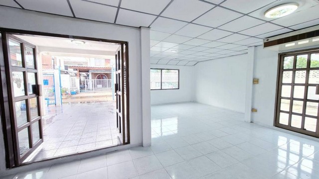 HR 5674 ให้เช่าบ้านเดี่ยว 2 ชั้น หลังมุม หมู่บ้านเสนานิเวศน์1 ซอยประเสริญมนูกิจ 18
