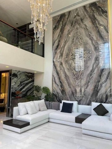 ให้เช่าทาวน์โฮม  ระดับ Super Luxury โครงการ Quarter31 พร้อมลิฟต์  ใจกลางสุขุมวิท ซอยสุขุมวิท31