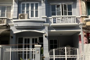 ขายบ้านทาวน์เฮาส์ 2 ชั้น หมู่บ้านบุศรินทร์ – รามอินทรา รีโนเวทใหม่พร้อมเข้าอยู่