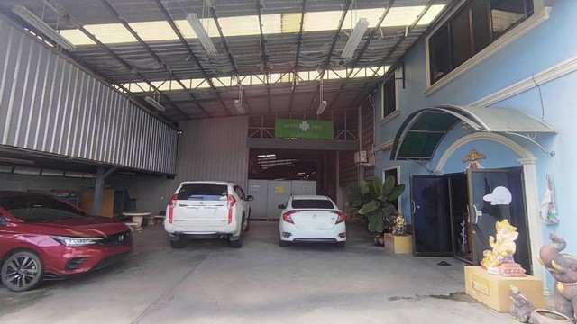 C2636 ขายด่วนโรงงานพร้อมกิจการผลิตอุปกรณ์ประดับยนต์ เนื้อที่ 2 ไร่ มีใบรง. 4 บางบัวทอง นนทบุรี