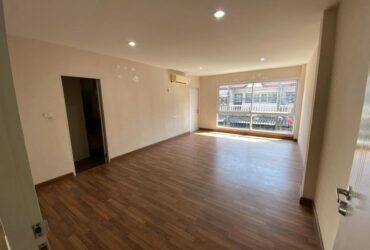 S2273 ขายทาวน์โฮม 3 ชั้น ซอยโชคชัย 4 หลังมุม ย่านลาดพร้าว