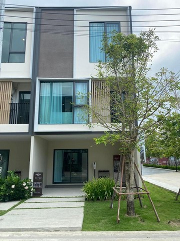 ให้เช่าทาวน์โฮมโครงการ อัลติจูด คราฟ บางนา บ้านใหม่ 2ชั้น หลังมุม  ใกล้เมกะบางนา