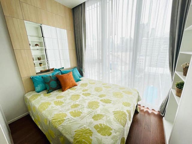 Hyde Sukhumvit 11 spacious private peaceful 9th floor BTS Nana