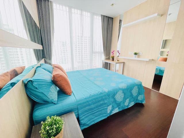 Hyde Sukhumvit 11 spacious private peaceful 9th floor BTS Nana