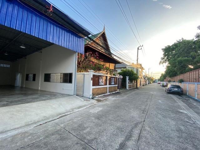 ให้เช่าโกดัง 200 ตรม ซอยนวลจันทร์ 27 ไฟ 3 เฟส ใกล้เลียบด่วนเอกมัย-รามอินทรา