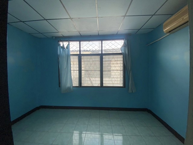 RENT ทาวเฮ้าส์ 2 ชั้น  ลาดพร้าว 101  ใกล้ห้างเดอะมอลบางกะปิ  เลียบด่วน รามอินทรา
