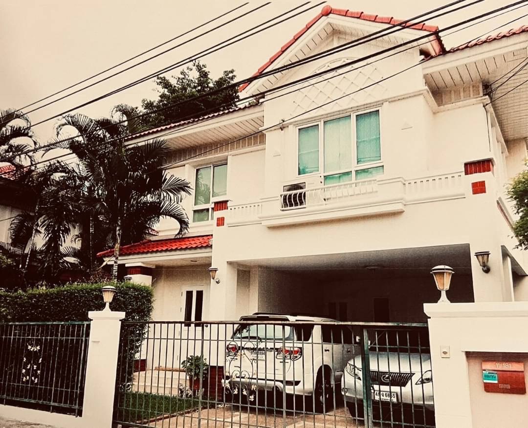 ขายบ้านเดี่ยว 2 ชั้น ทำเลดี หมู่บ้านเพอร์เฟคพาร์ค ซอยเคหะร่มเกล้า 64  (เจ้าของขายเอง)