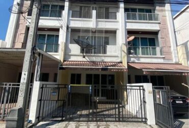 ให้เช่าทาวน์โฮม 3 ชั้น โครงการบ้านกลางเมือง ลาดพร้าว101 ซอยลาดพร้าว101 บางกะปิ