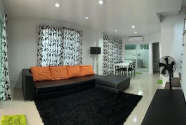 S2278 ให้เช่าและขายทาวน์โฮม 3 ชั้น โครงการทาวน์พลัสเกษตร-นวมินทร์ พร้อมเฟอร์นิเจอร์